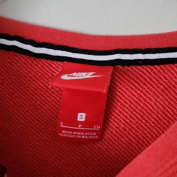 ☘️ NIKE Dress Sweatshirt - Picture 4 of 5